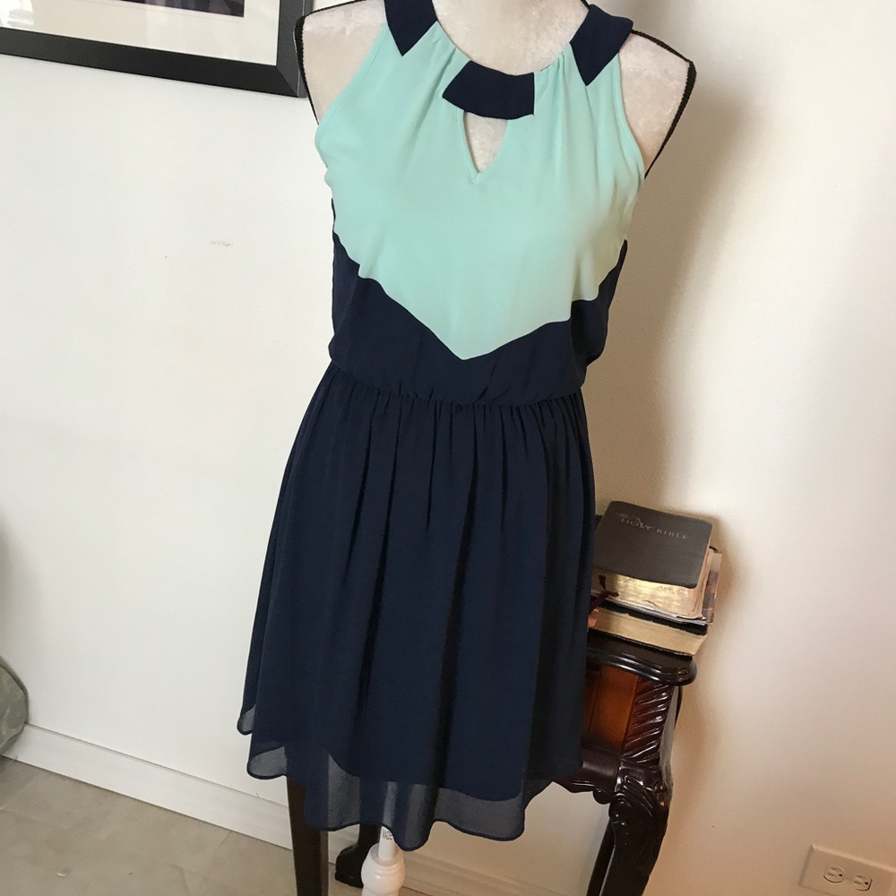 NWOT 👗Cute flowing dress